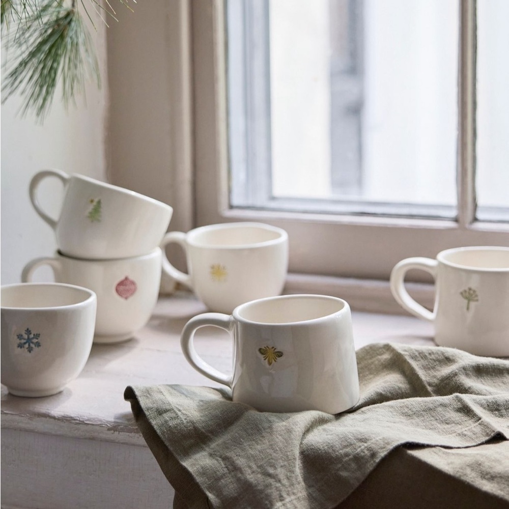 Winter Warm‎ ceramic mug